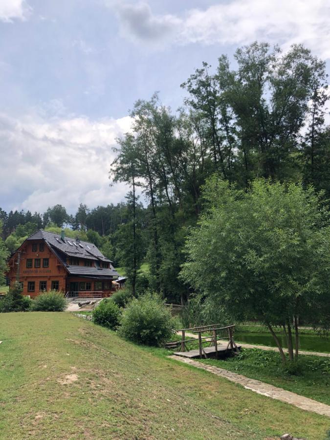 Kamenacka Myslivna Hotel Moravany  Exterior photo
